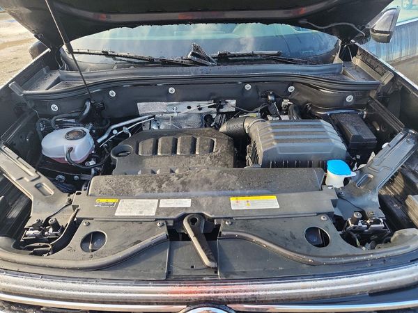 2026 VOLKSWAGEN ATLAS SE — Engine bay