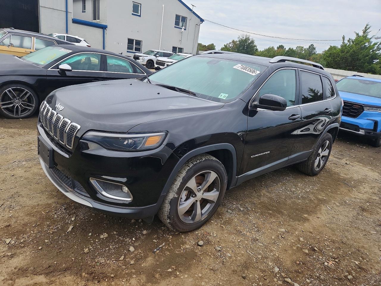 2019 JEEP CHEROKEE Limited — Front 3/4