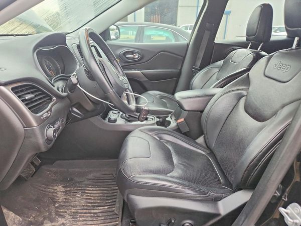 2019 JEEP CHEROKEE Limited — DENT