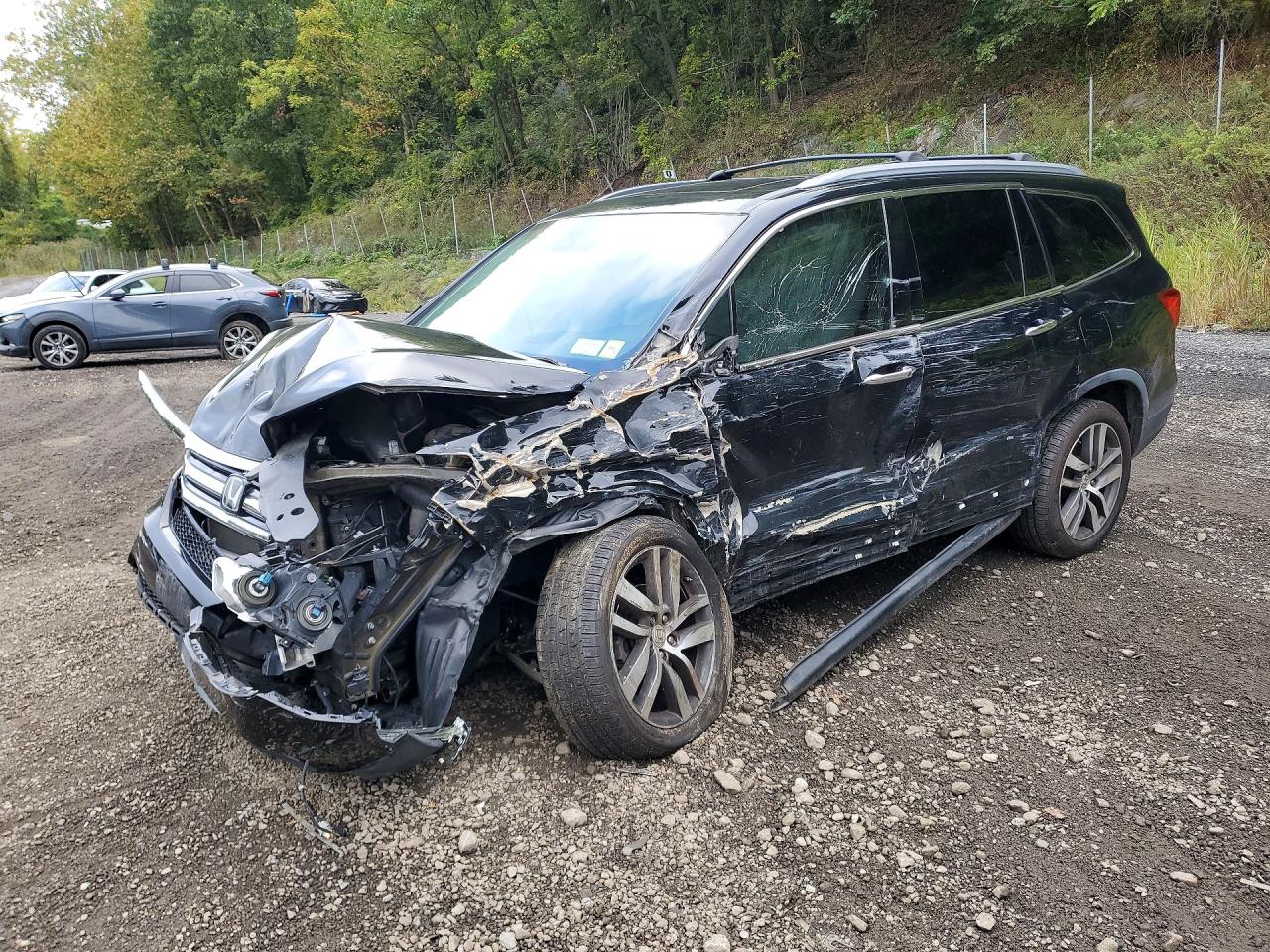 2017 HONDA PILOT TOURING — Front 3/4
