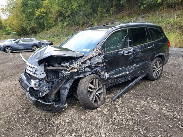 2017 HONDA PILOT TOURING — Front 3/4