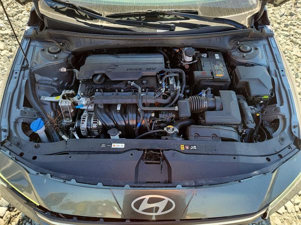 2026 HYUNDAI ELANTRA — Engine bay