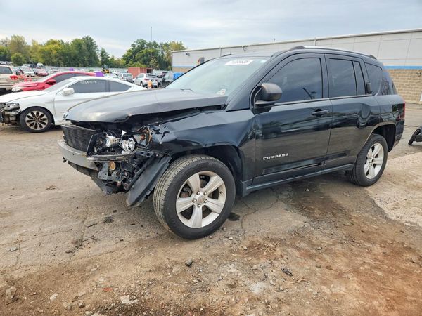 2014 JEEP COMPASS Sport — Front 3/4
