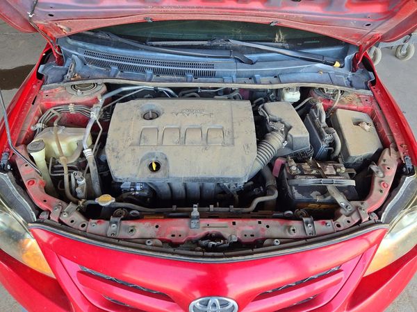 2013 TOYOTA COROLLA — Engine bay