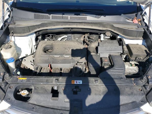 2017 HYUNDAI SANTA FE — Engine bay
