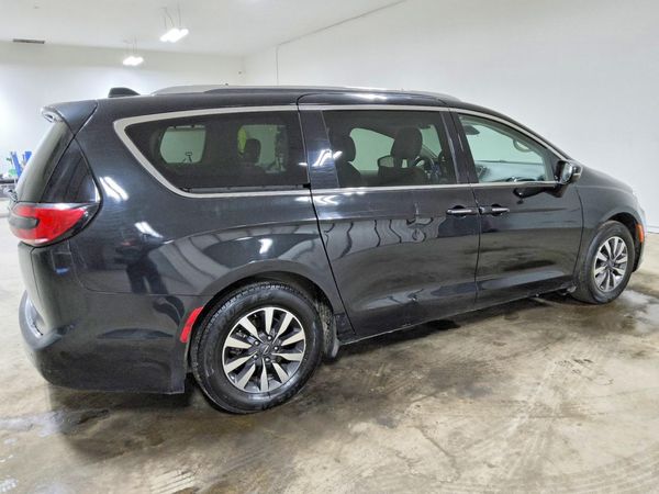 2021 CHRYSLER PACIFICA Touring L — PSRA