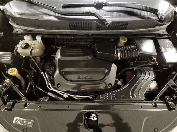 2021 CHRYSLER PACIFICA Touring L — Engine bay