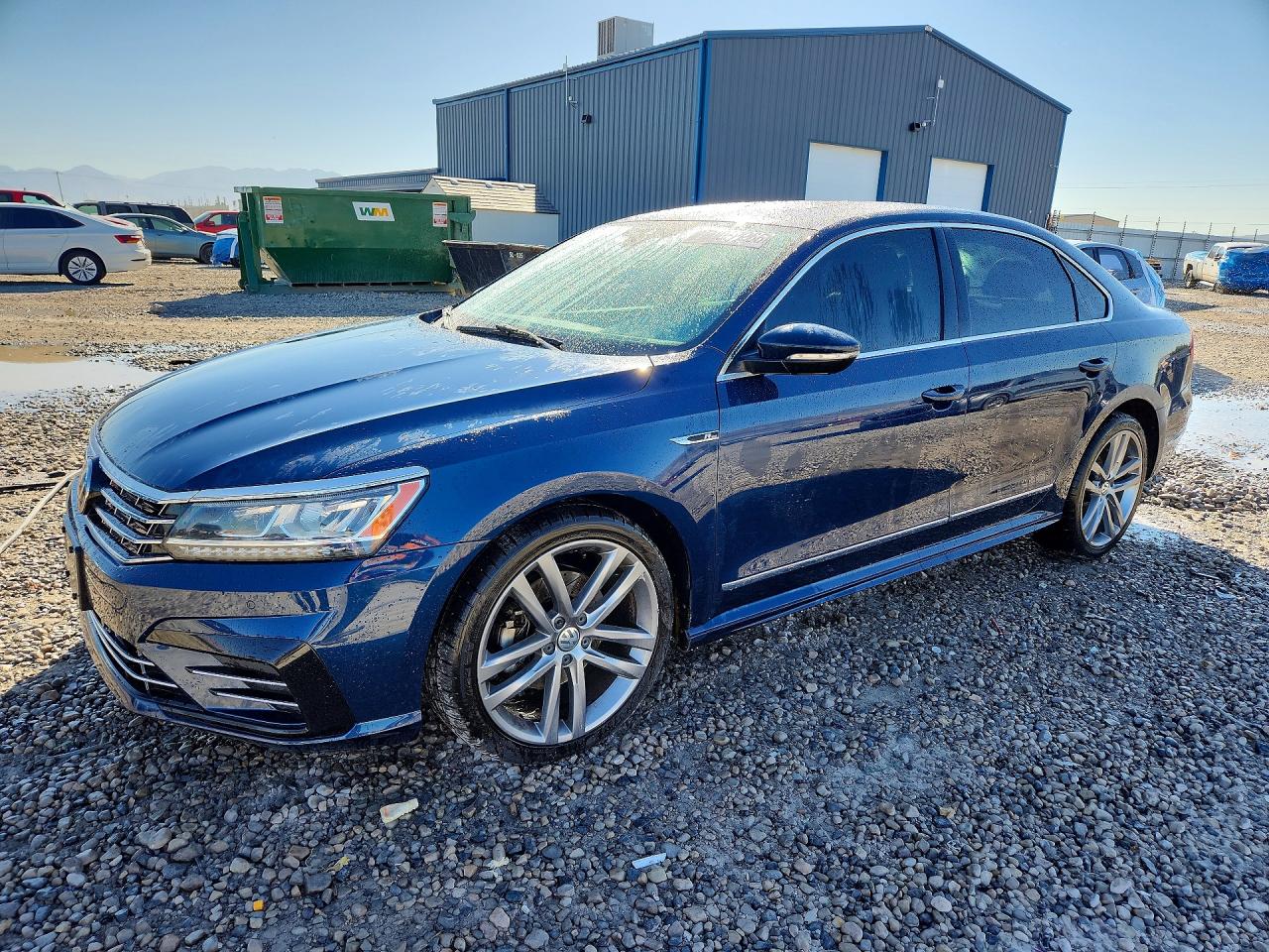 2019 VOLKSWAGEN PASSAT SE R-Line — Front 3/4