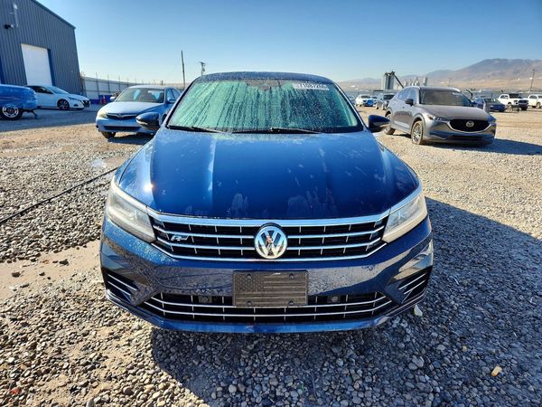 2019 VOLKSWAGEN PASSAT SE R-Line — DIRF