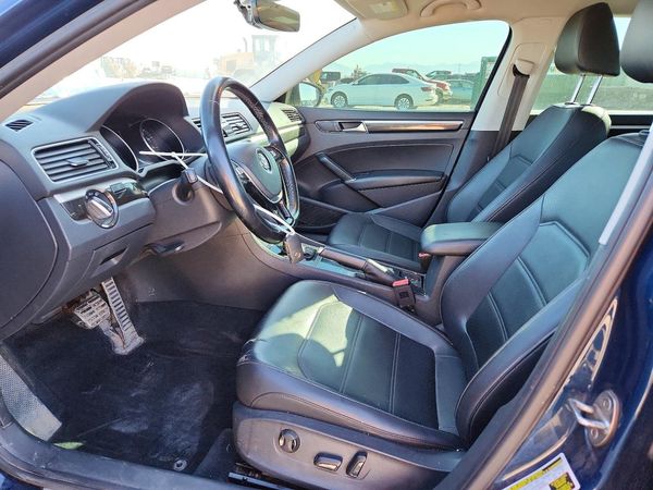 2019 VOLKSWAGEN PASSAT SE R-Line — DENT