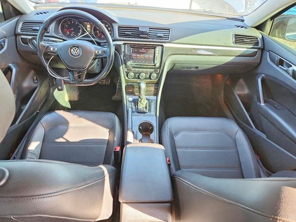 2019 VOLKSWAGEN PASSAT SE R-Line — CKPT