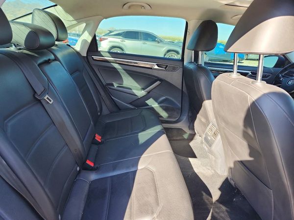 2019 VOLKSWAGEN PASSAT SE R-Line — PSRS