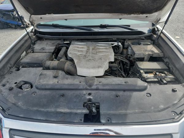 2016 LEXUS GX 460 — Engine bay