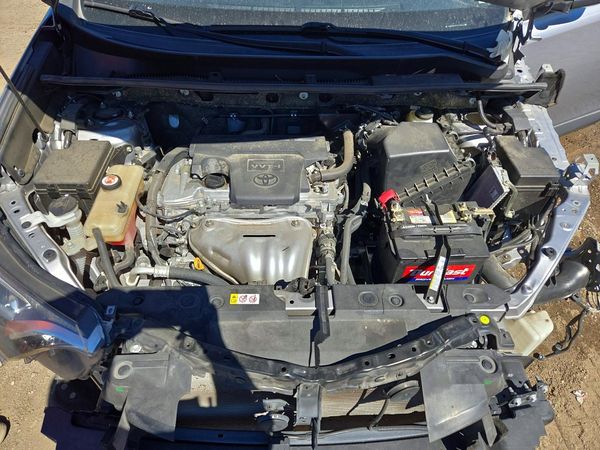 2018 TOYOTA RAV4 Adventure/XLE — Engine bay