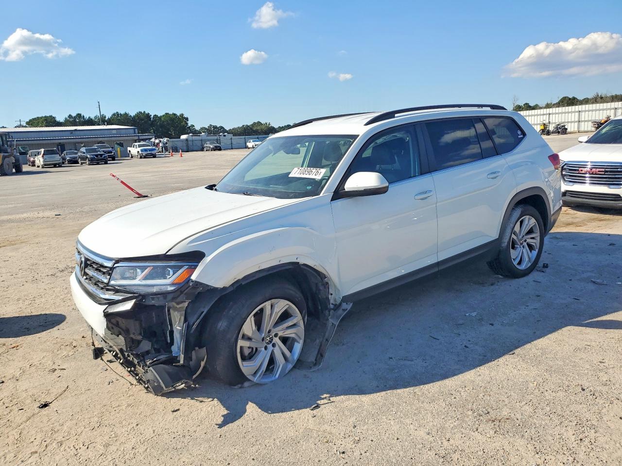 2021 VOLKSWAGEN ATLAS SE w/ Tech — Front 3/4
