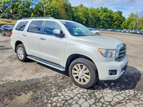 2012 TOYOTA SEQUOIA — Passenger 3/4