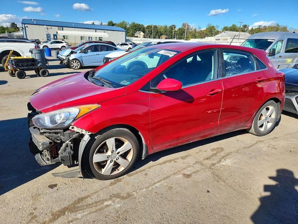 2016 HYUNDAI ELANTRA — Front 3/4