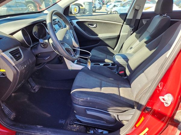 2016 HYUNDAI ELANTRA — DENT