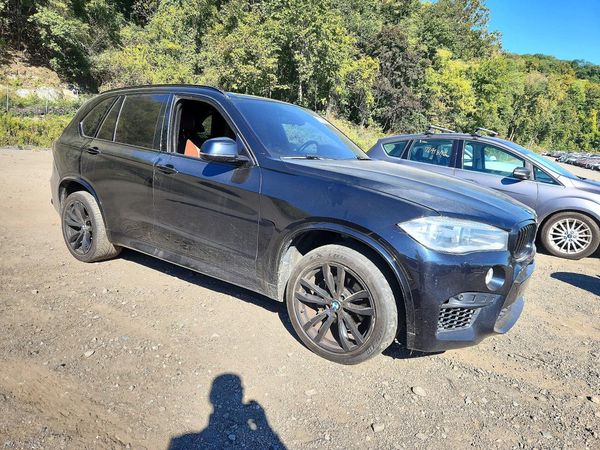 2015 BMW X5 xDrive35i — Passenger 3/4