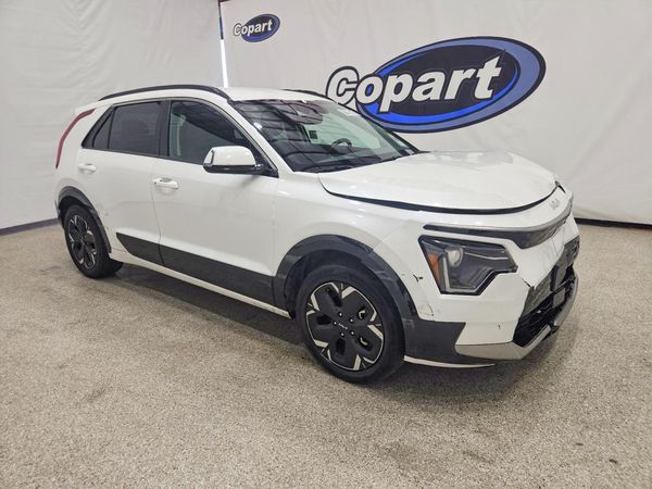 2023 KIA NIRO Wind — Passenger 3/4
