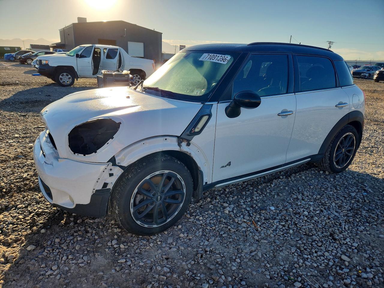 2015 MINI COOPER — Front 3/4