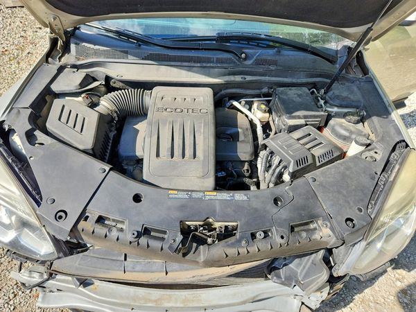 2016 CHEVROLET EQUINOX LT — Engine bay