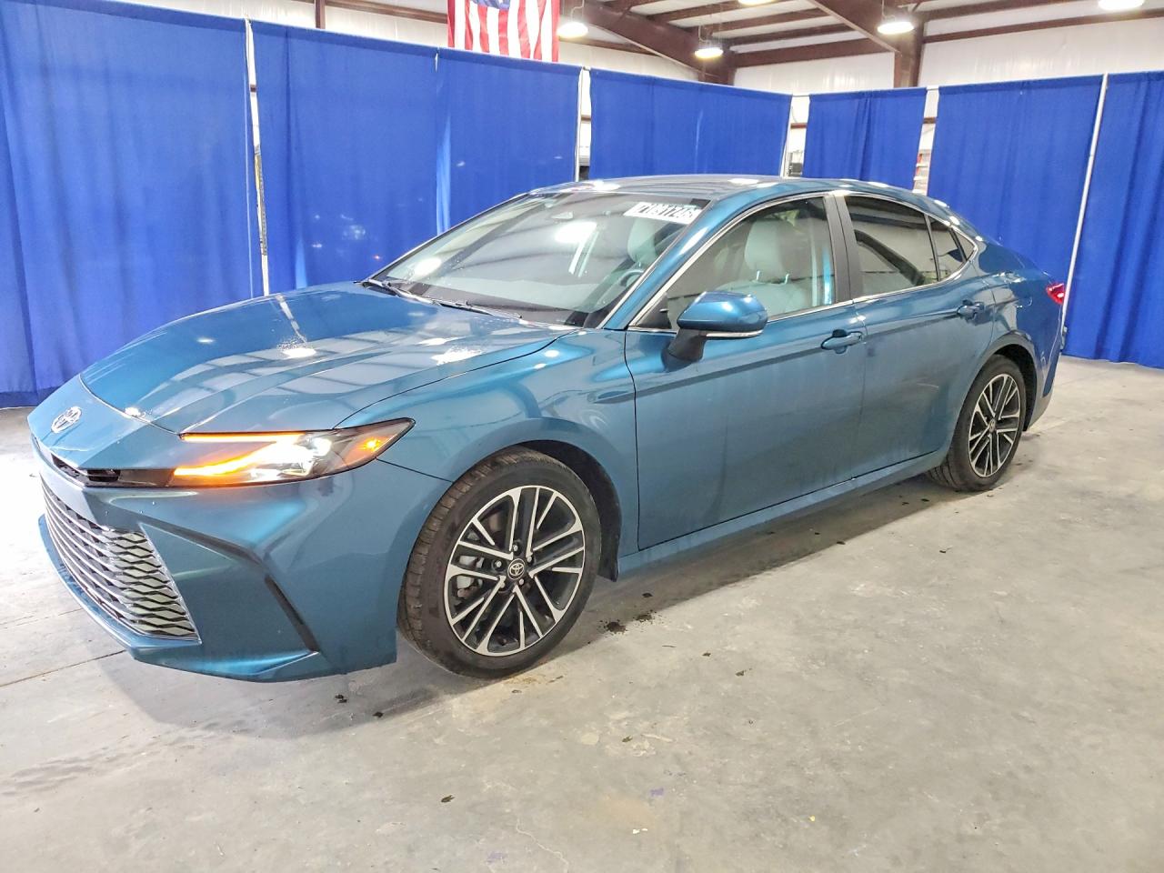 2025 TOYOTA CAMRY — Front 3/4