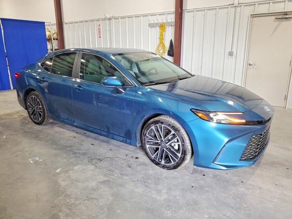 2025 TOYOTA CAMRY — Passenger 3/4