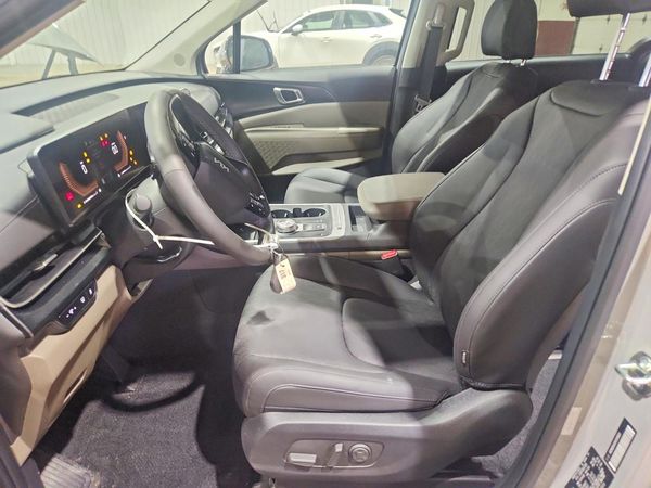 2027 KIA CARNIVAL LXS — DENT