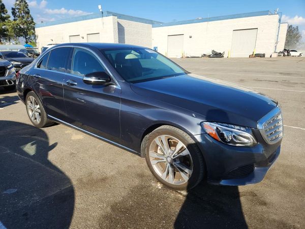 2015 MERCEDES-BENZ C Base — Passenger 3/4