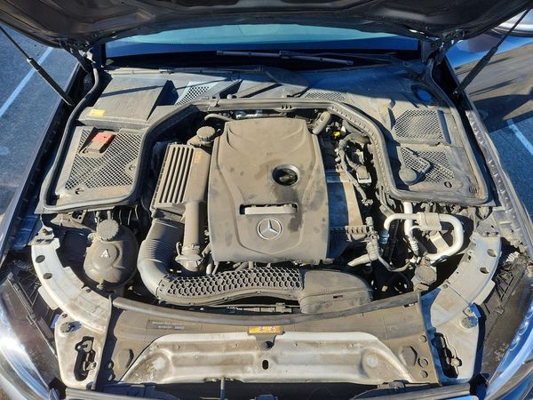 2015 MERCEDES-BENZ C Base — Engine bay