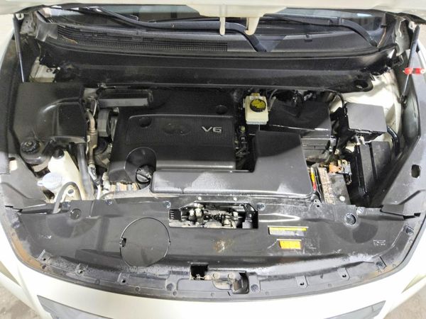 2015 INFINITI QX60 — Engine bay