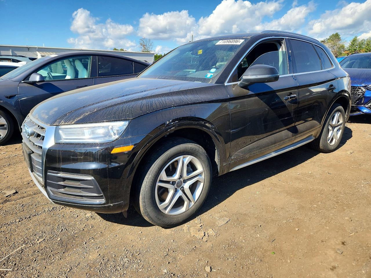 2019 AUDI Q5 quattro Premium — Front 3/4