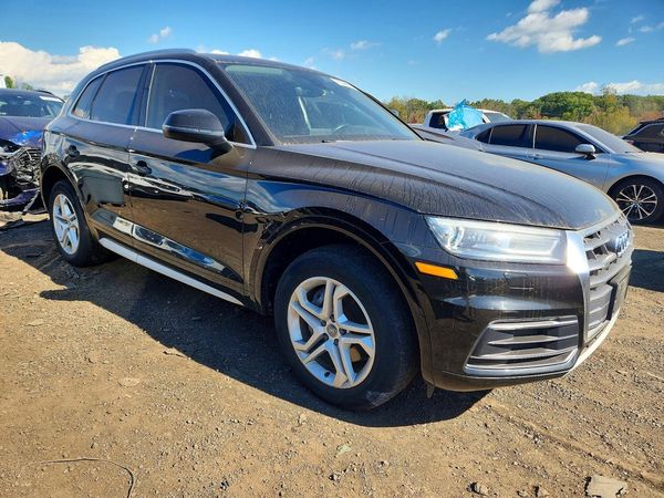 2019 AUDI Q5 quattro Premium — Passenger 3/4
