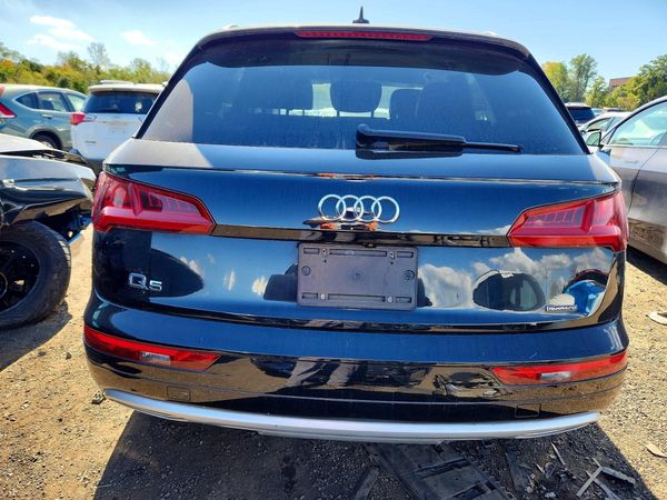 2019 AUDI Q5 quattro Premium — DIRR
