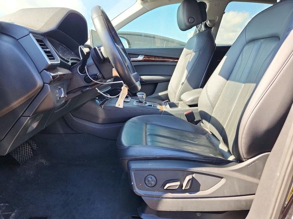 2019 AUDI Q5 quattro Premium — DENT