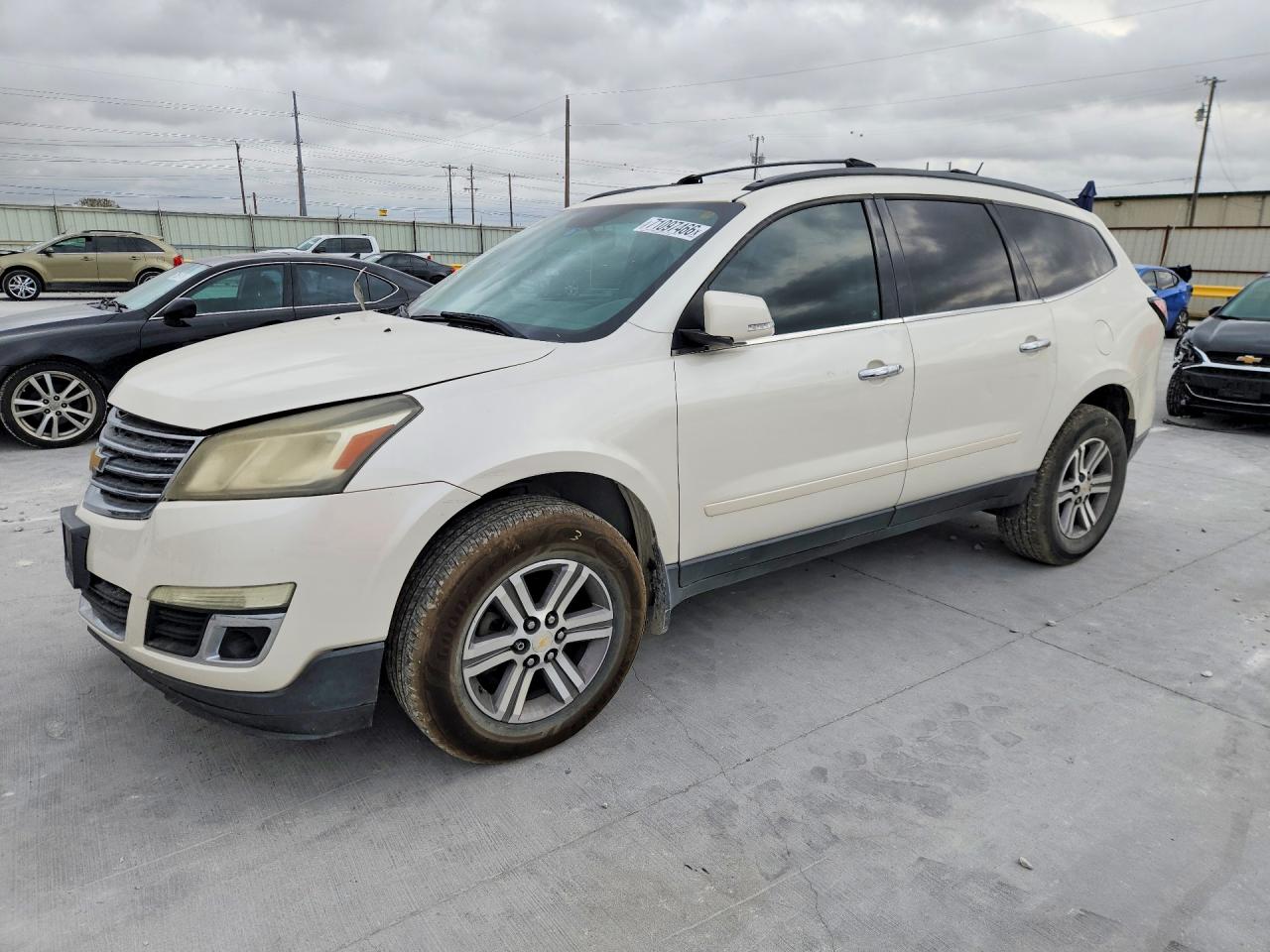 2015 CHEVROLET TRAVERSE 1LT — Front 3/4
