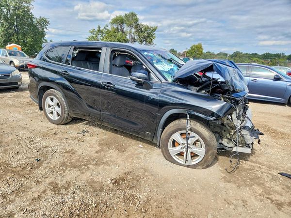 2023 TOYOTA HIGHLANDER LE — Passenger 3/4