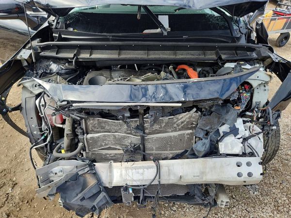 2023 TOYOTA HIGHLANDER LE — Engine bay