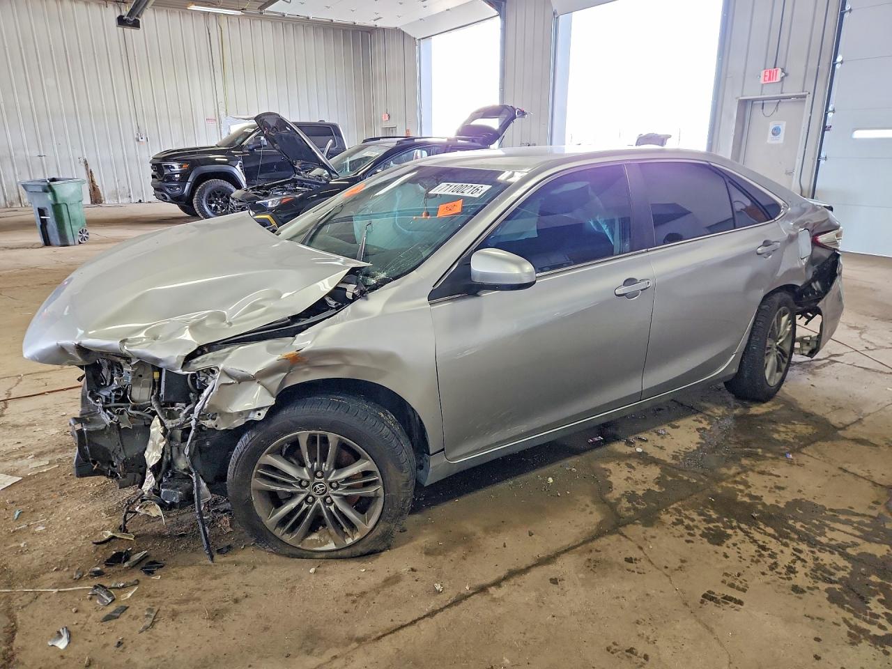 2015 TOYOTA CAMRY — Front 3/4