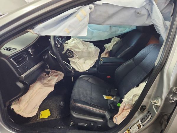 2015 TOYOTA CAMRY — DENT