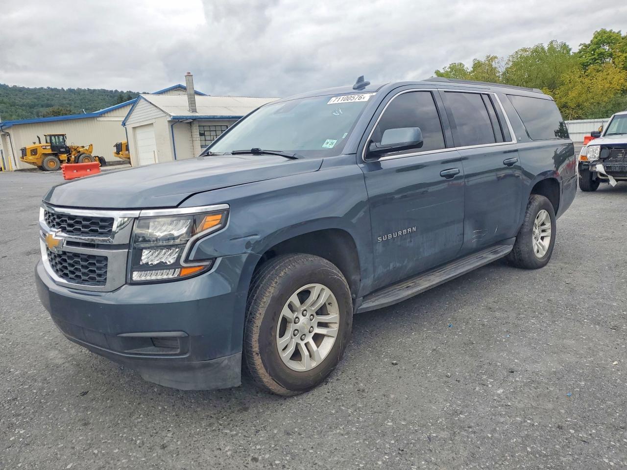 2020 CHEVROLET SUBURBAN LT — Front 3/4