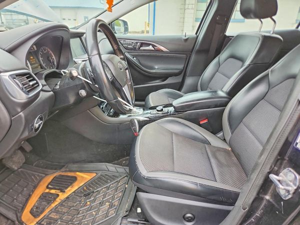 2019 INFINITI QX30 — DENT
