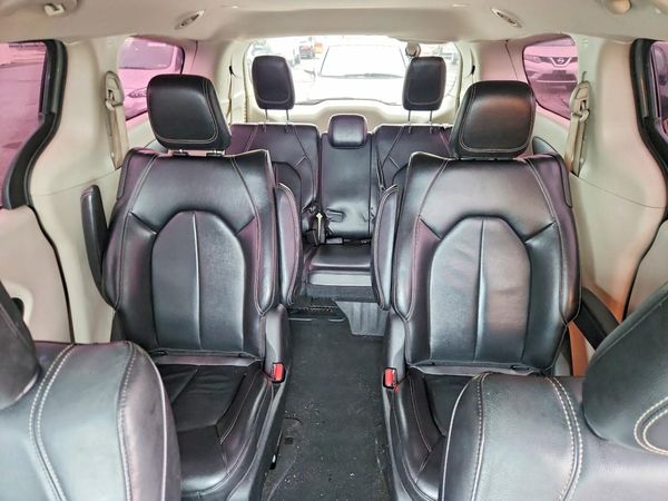 2022 CHRYSLER PACIFICA Touring L — SUVN