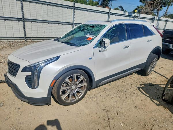 2019 CADILLAC XT4 Premium Luxury — Front 3/4