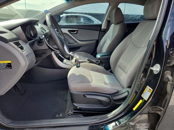 2013 HYUNDAI ELANTRA — DENT