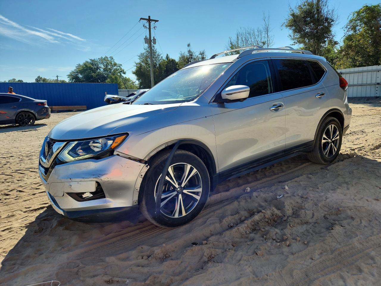 2019 NISSAN ROGUE — Front 3/4