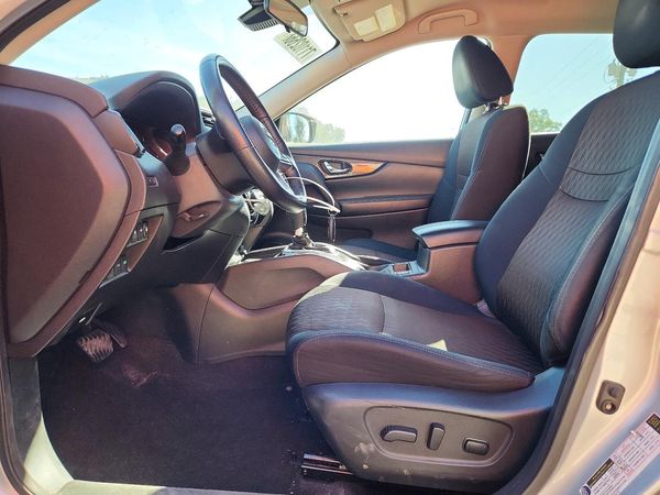 2019 NISSAN ROGUE — DENT