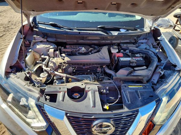 2019 NISSAN ROGUE — Engine bay