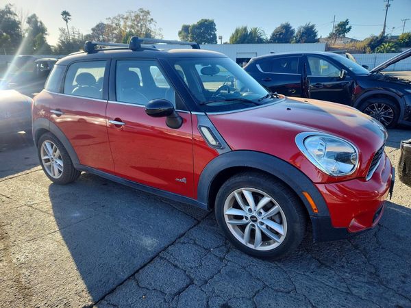 2013 MINI COOPER — Passenger 3/4